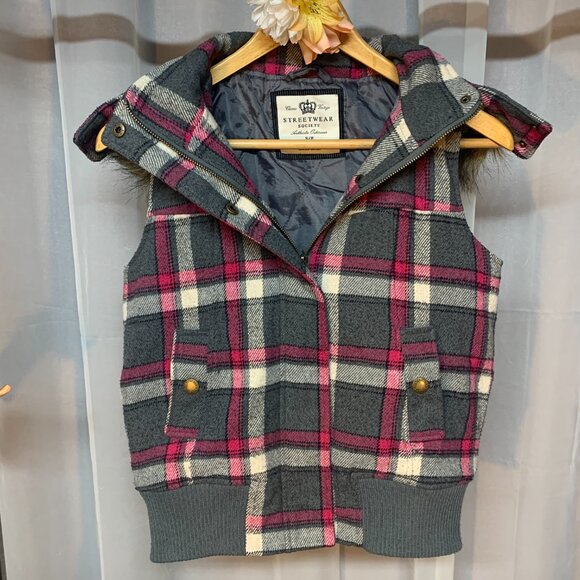 SWS Plaid Vest w/ Removeable Hood - Picture 4 of 9